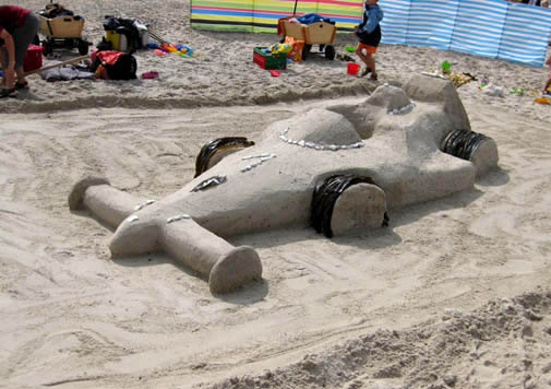 ephemeral art sand sculpture